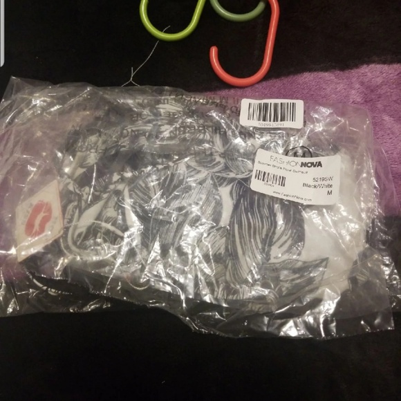 One piece Swimsuit - Picture 6 of 6